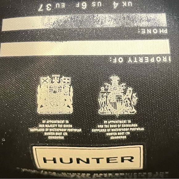 Hunter- Women's Original Tall Gloss
Rain Boots. Black Size: 6 - Picture 9 of 11